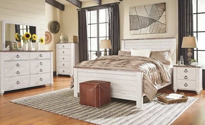 Willowton Whitewash 5Pc.-Dresser Mirror Queen Panel Bed