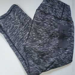 NWT Womens Active Leggings