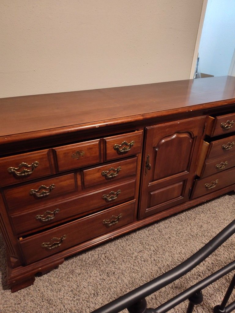 Thomasville Dresser $120 OBO