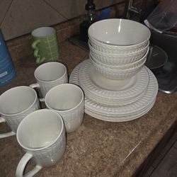 Free Dish Set