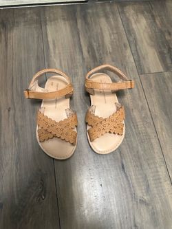 Sandals size 8