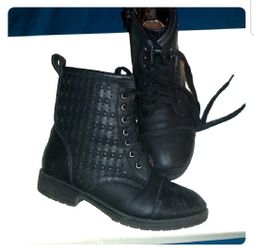 Girl boots