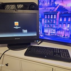 Lenevo i5 Computer With Wireless Keyboard & Mouse