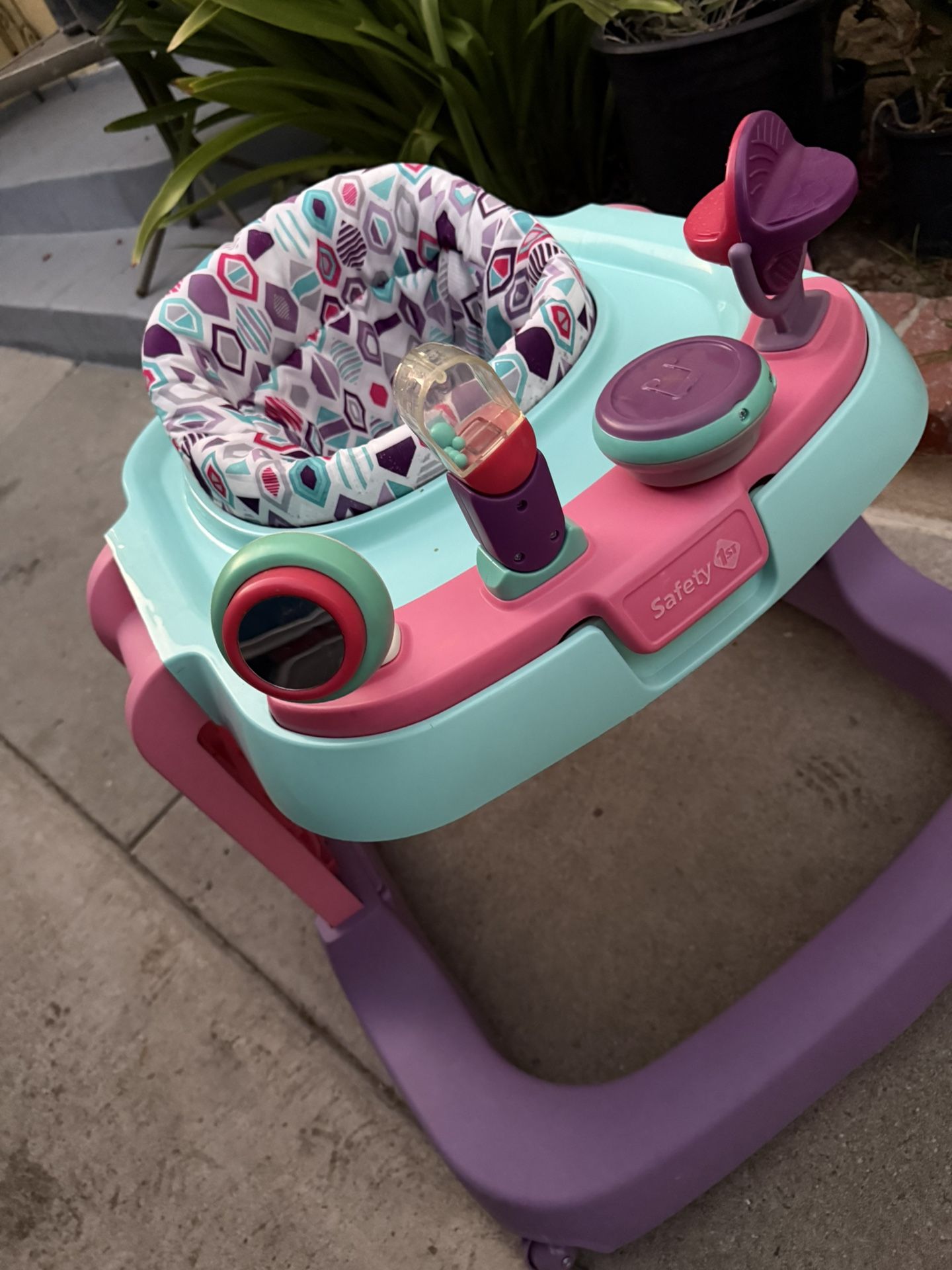 Safety 1st Walker
