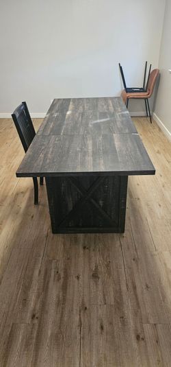 Grinnell 70.8" Farmhouse Dining Table
