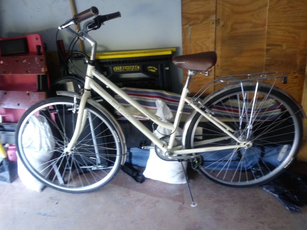 schwinn gateway 28 hybrid bike