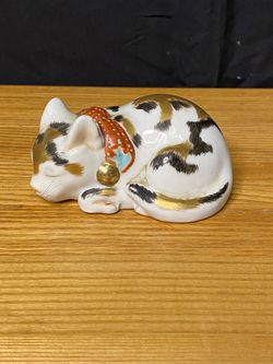 Small Porcelain Kutani Ware Sleeping Cat