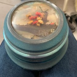 Vintage Powder Box Plays Music 