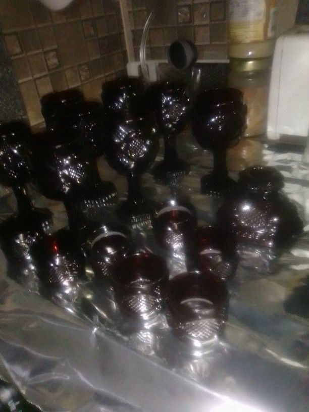 Vintage Red Crystal Glassware - Sm Gobletsf 