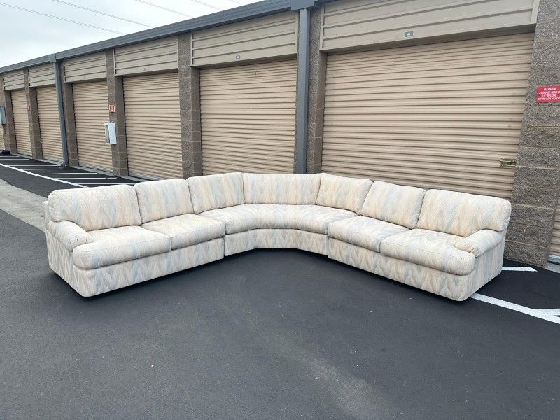 10 feet x10 feet sofa sectional/ sillon seccional de 10 pies por 10 pies