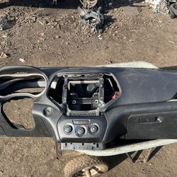 14 To 17 Jeep Cherokee Parts (Dashboard Complete)