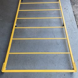 Twin trundle with wheels