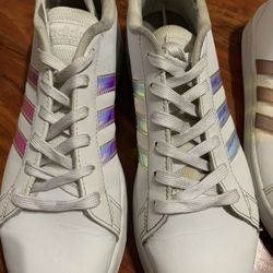 Woman’s Adidas Size 5-5.5