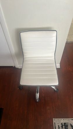 White desk chair