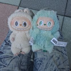 2 Little Monsters Labubu 