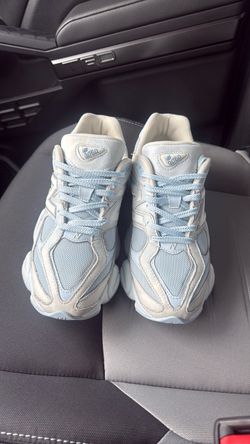 Men’s New Balance 9060 Sneakers Light Blue size 9