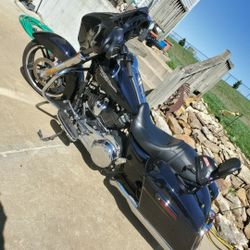 2019 Harley Davidson FLHX