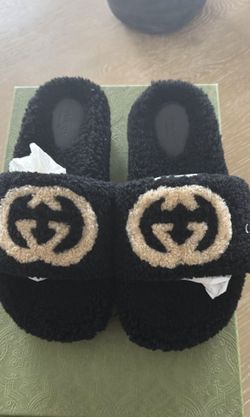 Women’s Gucci sandals