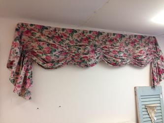 Vintage valance
