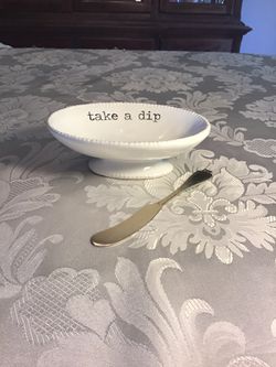 Pedestal Dip Bowl with Spreader