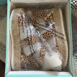 Cheetah Platforms WOMEN SIZE 6.5 
