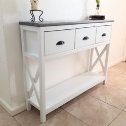 Farmhouse Entryway Table 