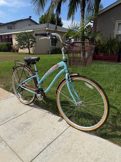 Women's Nirve Cruiser Bike w/ Fast 700c Wheels - Basket & Rack