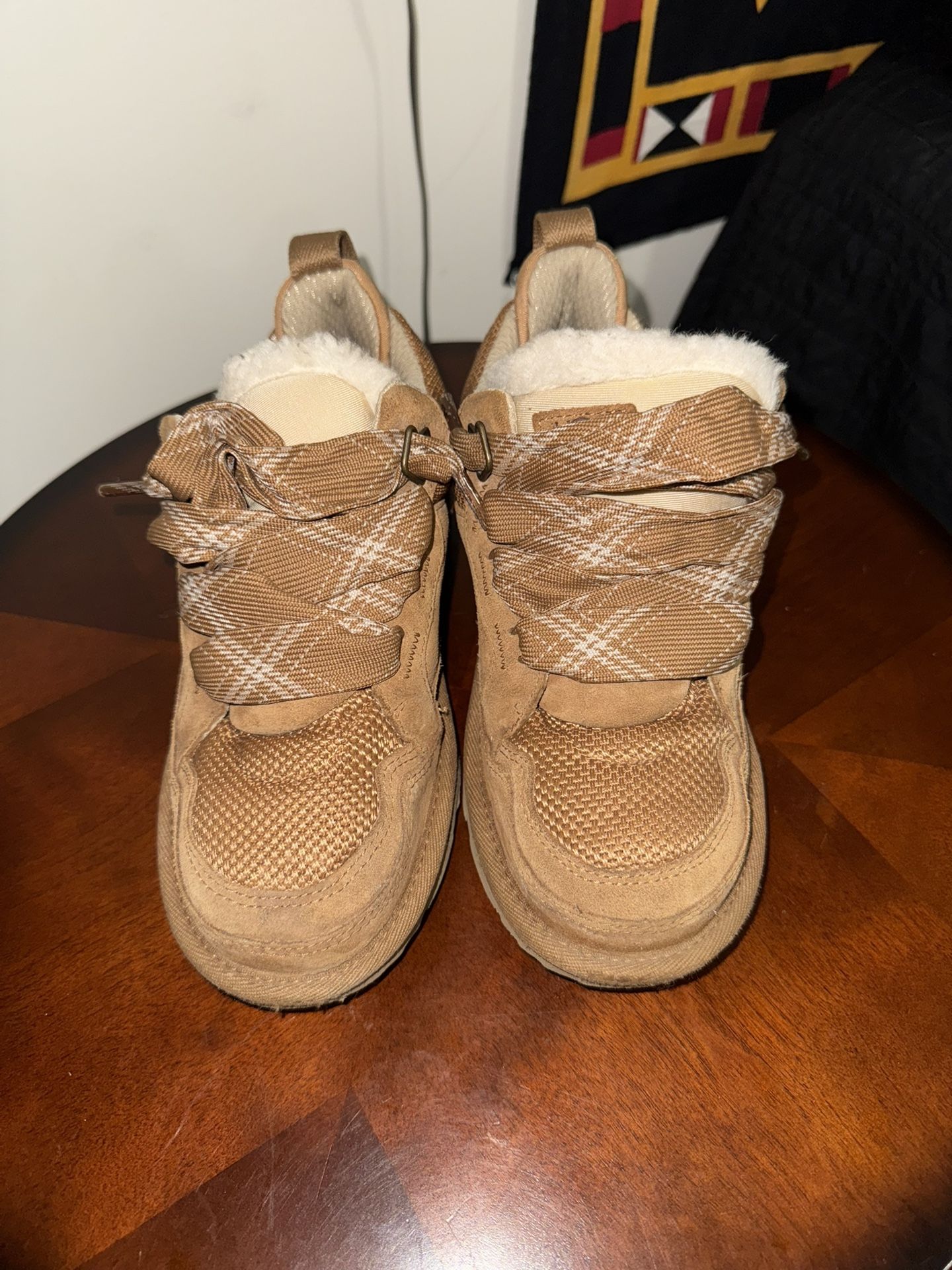UGG Lowmel Chestnut Little Kid/big Kid Size 4Y
