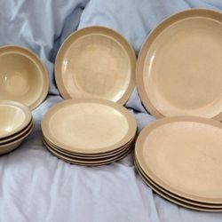 Full Kitchen Set (Plates & Bowls)Like New Never Used 