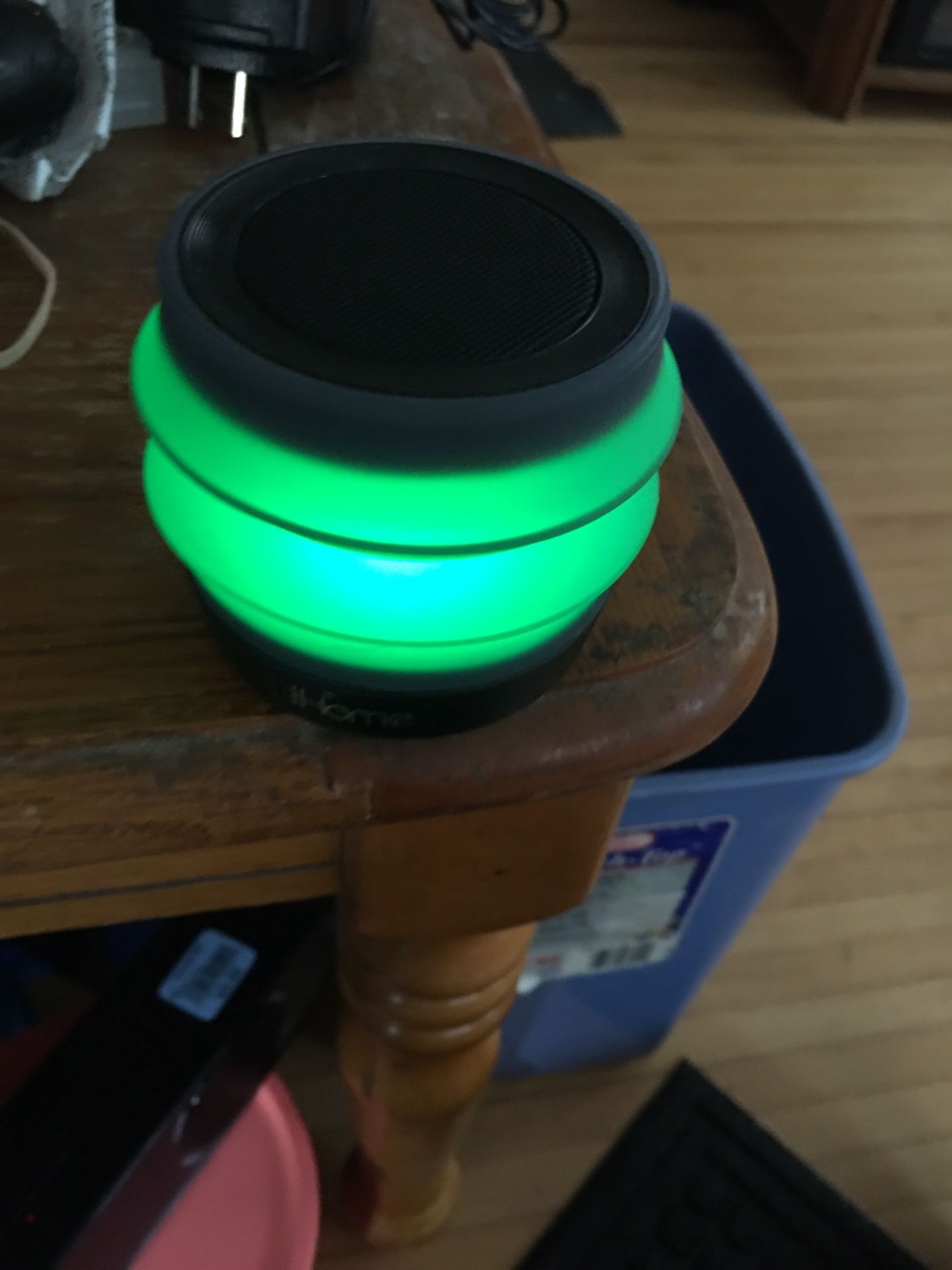 round color changing bluetooth speaker