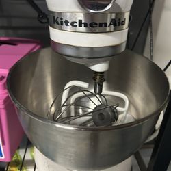 Kitchen Aid Mixer 100$ Obo