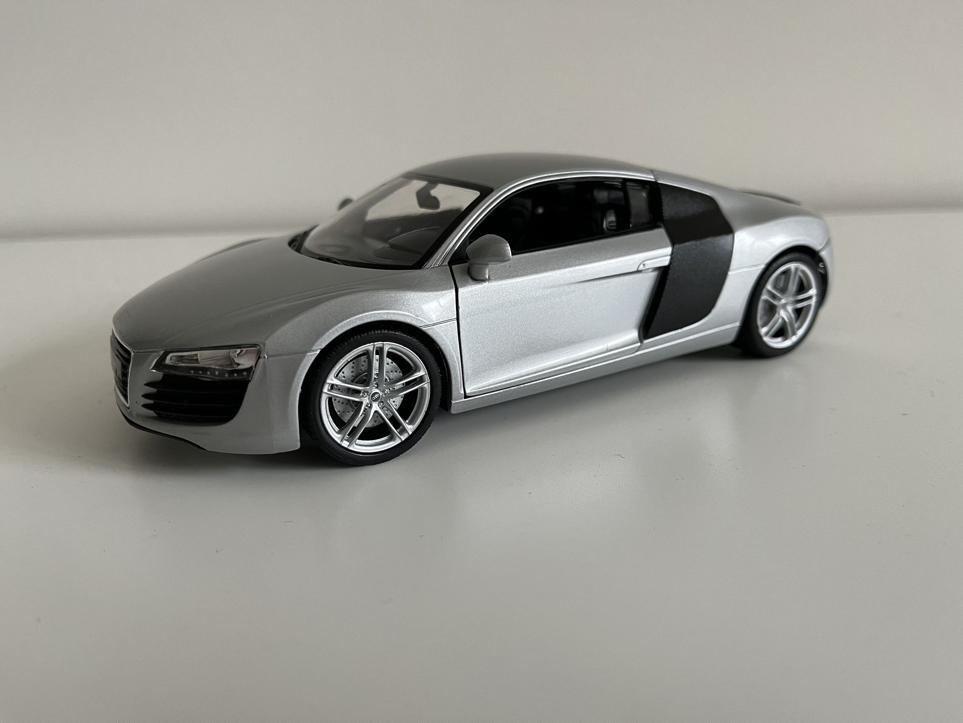WELLY Audi R8 (Toy Car/Collectiable)
