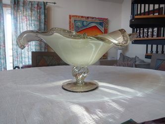 Elegant Murano Glass Centerpiece Bowl