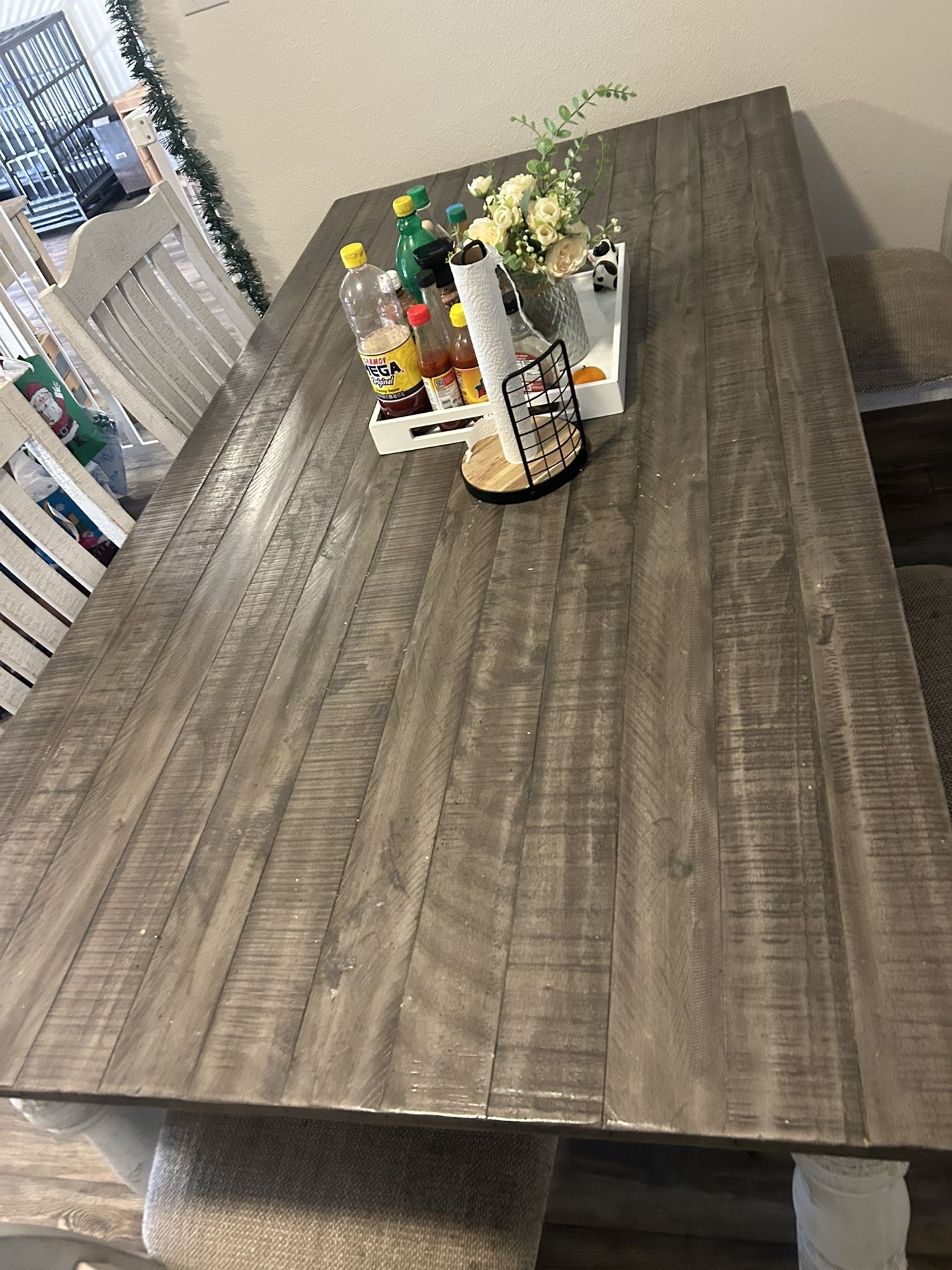 Must Have Base Access ! *large Farm House Table And 5 Chairs 