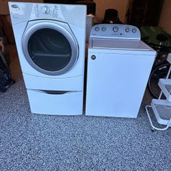 Whirlpool  Washer & Dryer Set- White
