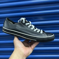 Converse Chuck Taylor’s Black Leather  Shoes 11.5 Mens