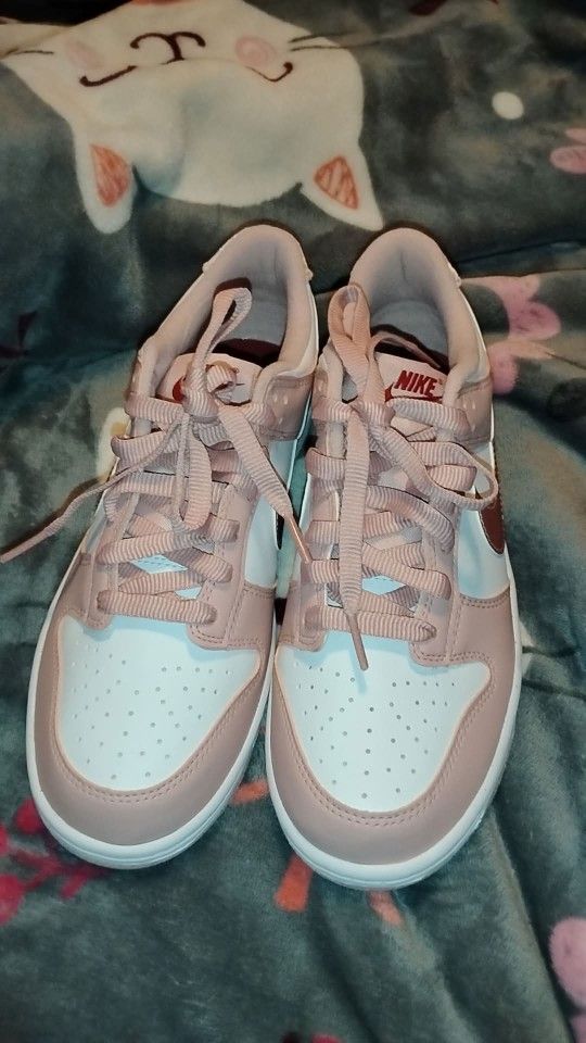 Nike Dunk Low Pink Velvet