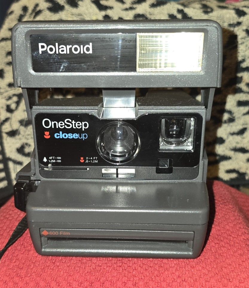Polaroid One Step Close Up