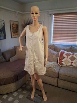 Female full body mannequin, 69inches, metal base, excellent condition