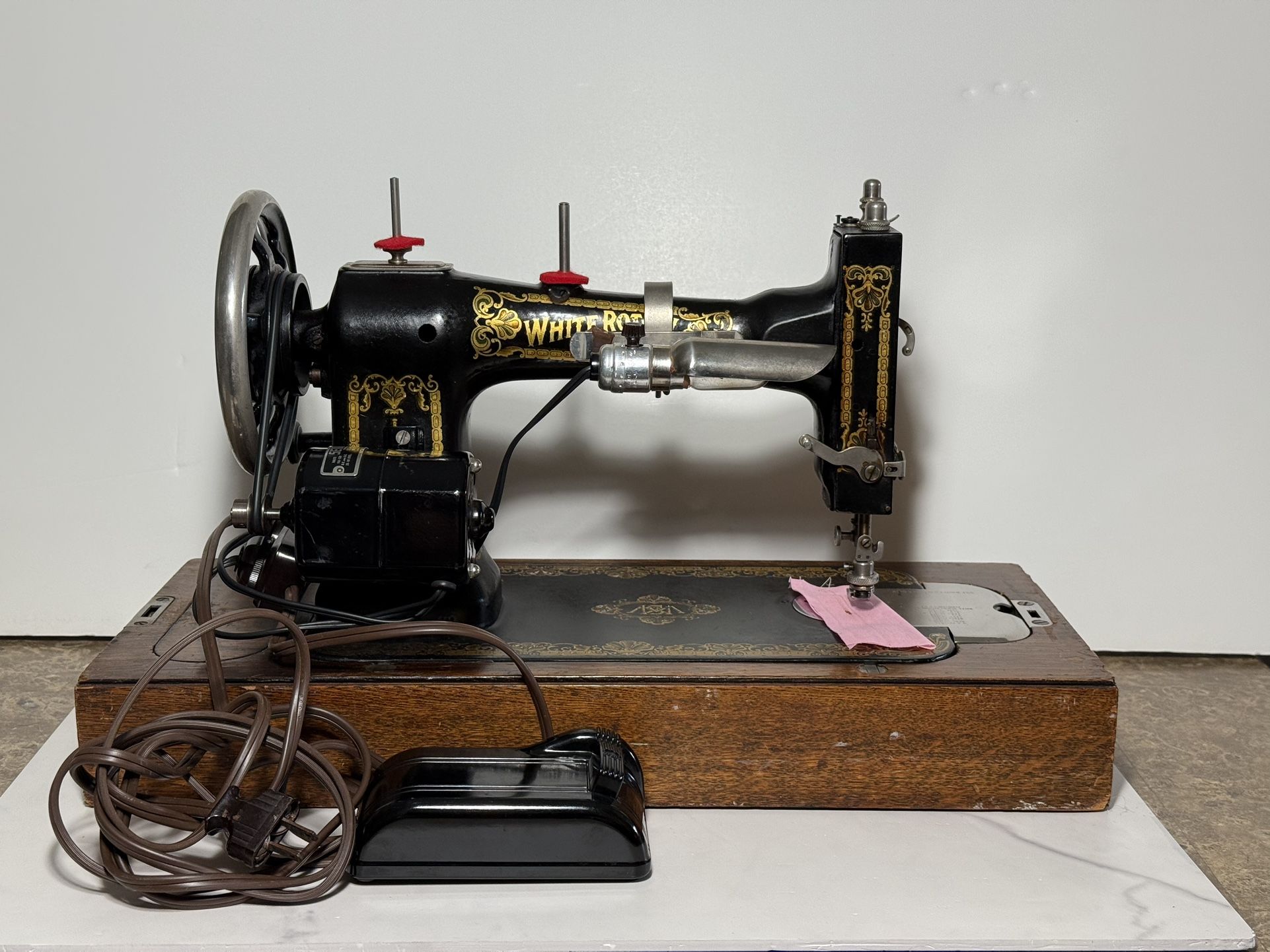 White Rotary Electric Sewing Machine Portable Antique+original Case FR(contact info removed)