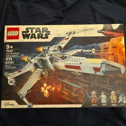 Lego Star Wars X-WING star fighter. Mint Condition