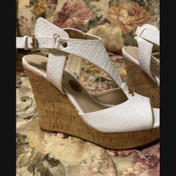 White wedges sizes 8 Guess