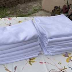 17 White 108" Round Tablecloths. Like New Condition,  Perfect For Weddings, Parties, Graduation Party