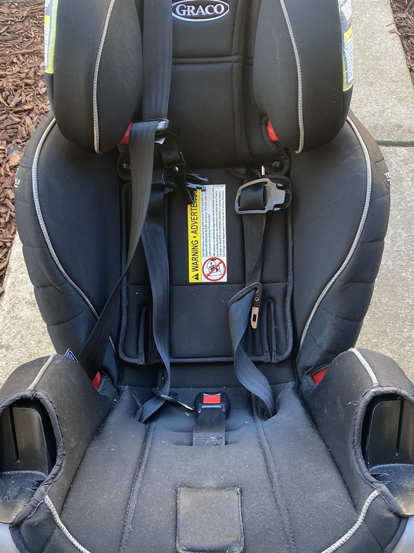 Graco Extend2Fit 3 in 1 Car Seat 100$or OBO