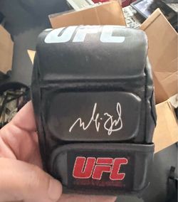 Melquizael Costa Signed UFC MMA Glove – Autographed UFC Collectible