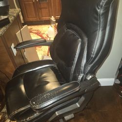 Lazy BOY Leather Executive Office Chair.