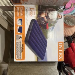 Twin Blowup Mattress And Pump