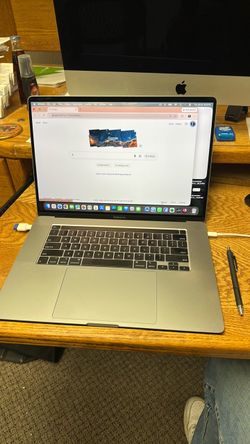 Apple MacBook Pro Laptop