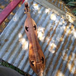 Mountain Dulcimer With Wood Pegs