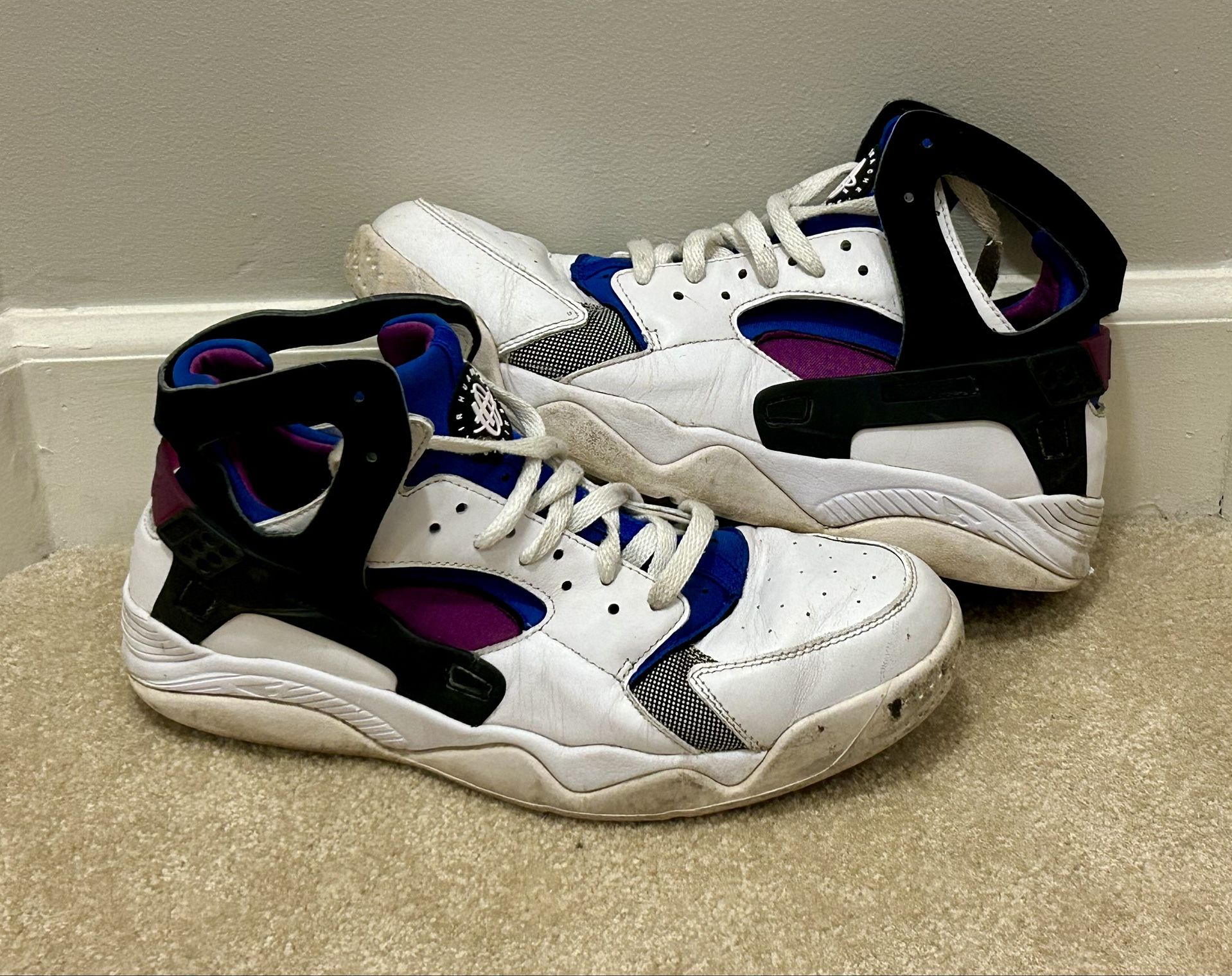 Nike Air Flight Huarache Shoes / Sneakers (2015) Size 10.5